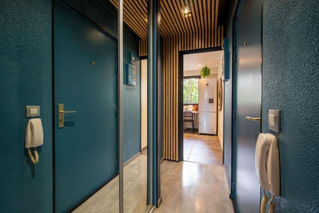Air-Conditioned Apartment With Private Parking Марсилия Екстериор снимка