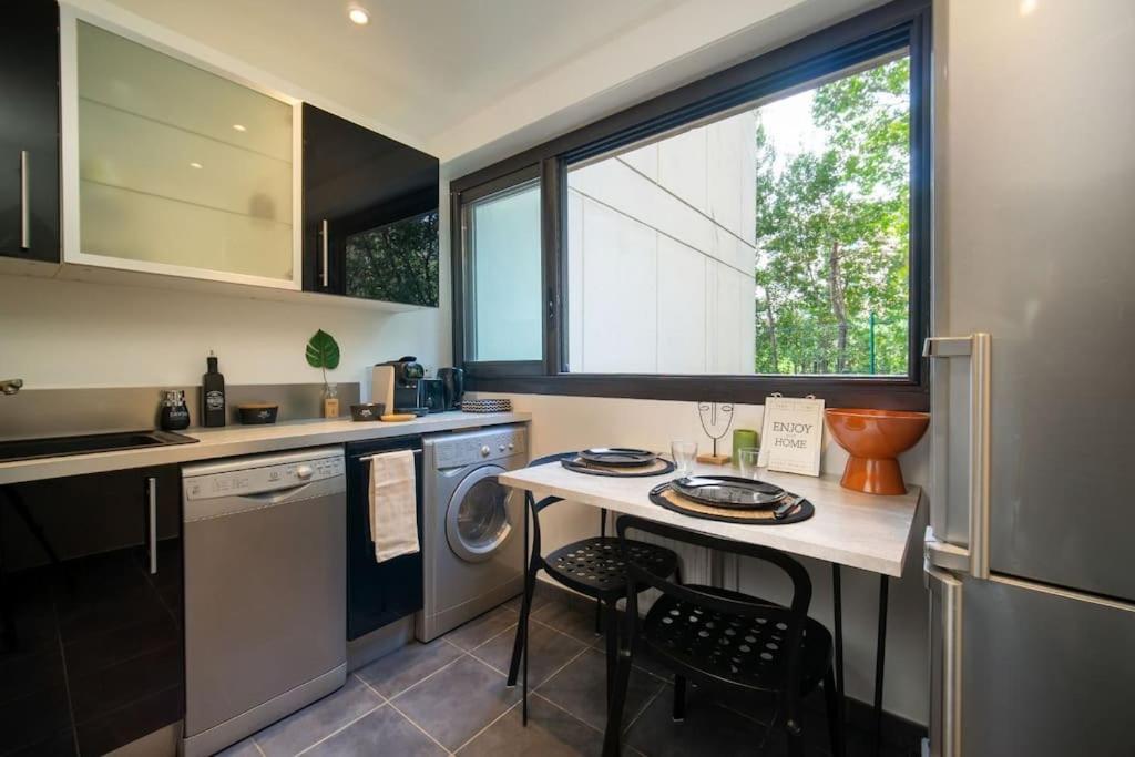 Air-Conditioned Apartment With Private Parking Марсилия Екстериор снимка