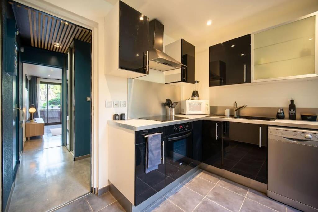 Air-Conditioned Apartment With Private Parking Марсилия Екстериор снимка